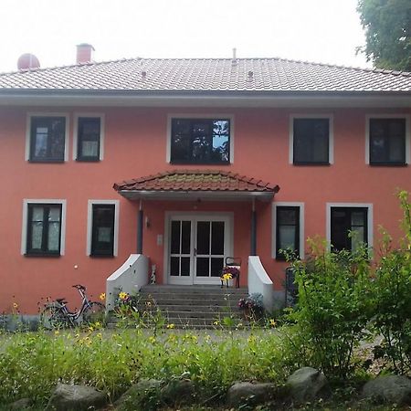Fewo 1 Waren Mueritz - Haus Buchen Am Tiefwarensee - 1 Zi Dış mekan fotoğraf