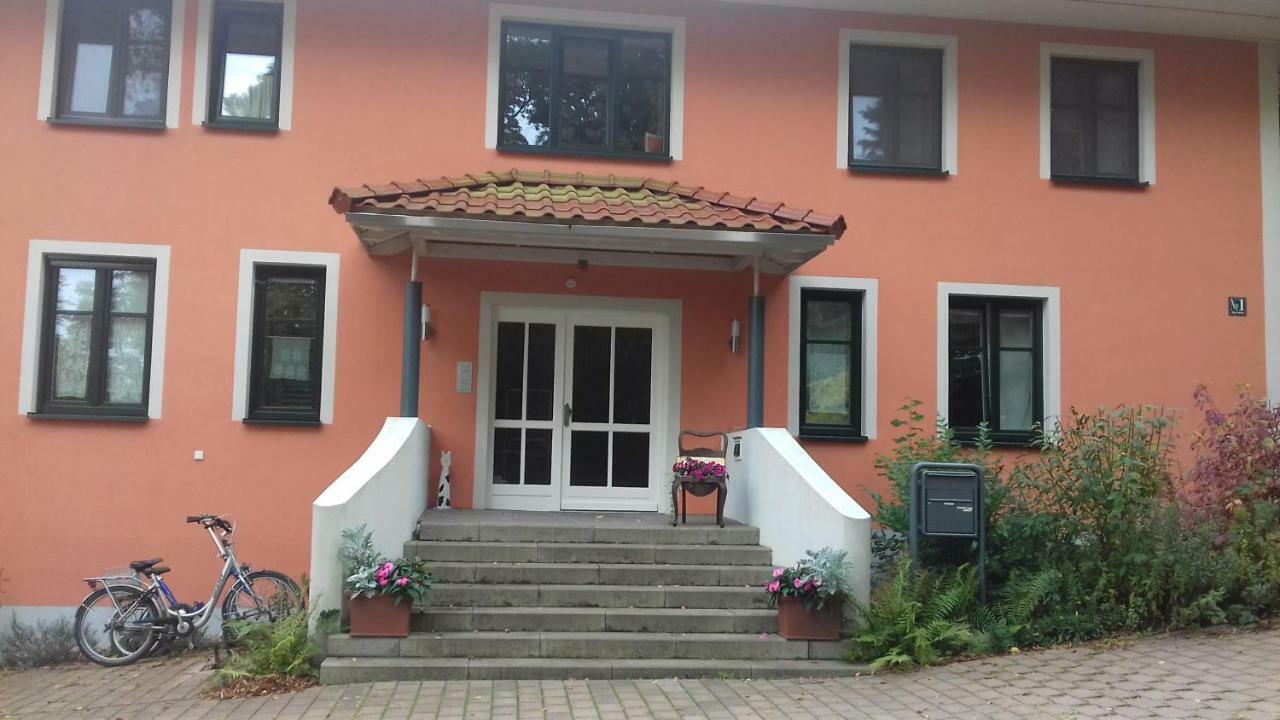 Fewo 1 Waren Mueritz - Haus Buchen Am Tiefwarensee - 1 Zi Dış mekan fotoğraf
